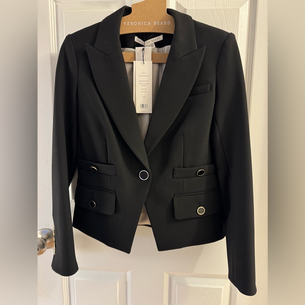 This is a beautiful Veronica Beard royal Dickey  jacket in black size 2.